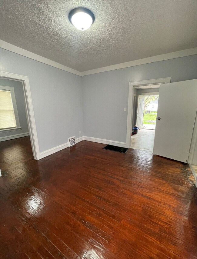 Foto del edificio - 2417 Linden Ave
