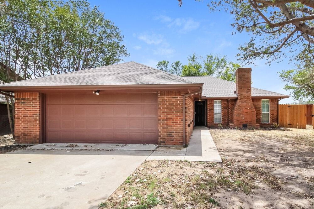 Primary Photo - 2601 Valley View Dr