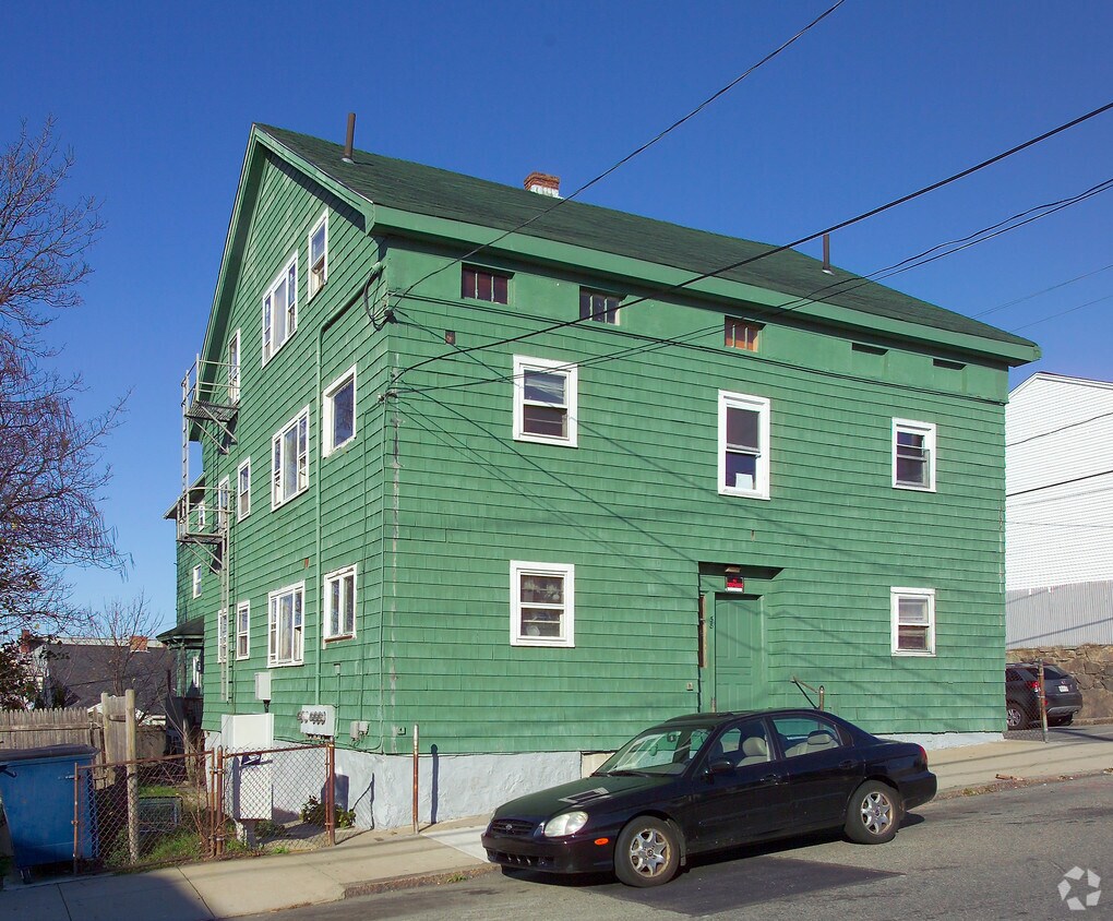 Building Photo - 399 Bank St