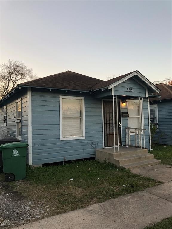 Foto del edificio - 2227 Hutton St