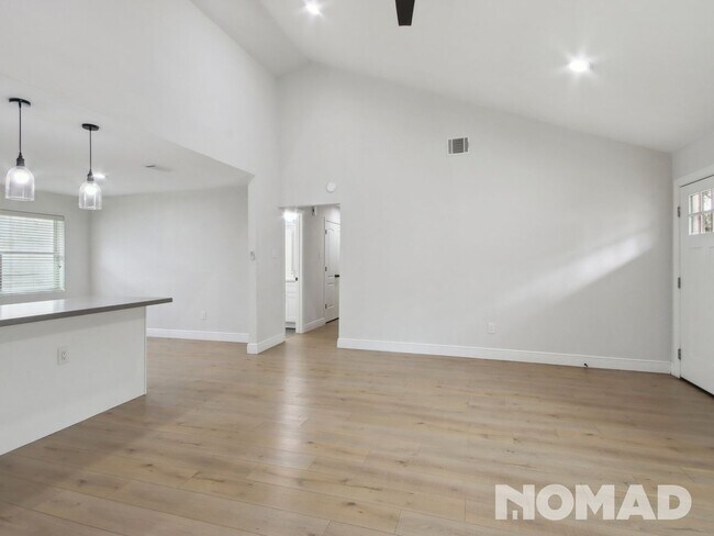 Foto del edificio - 3 Bedroom Townhome in Houston