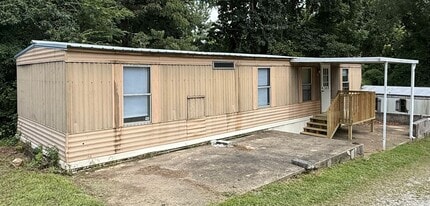 Building Photo - 17 Park Ln Ave