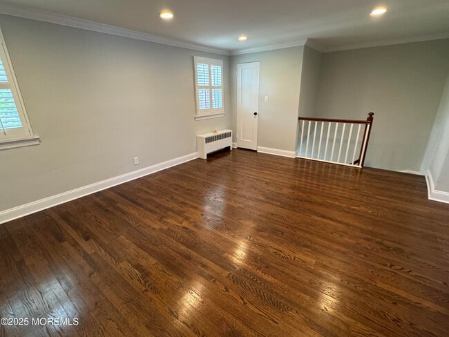 Building Photo - 64 Manor Dr