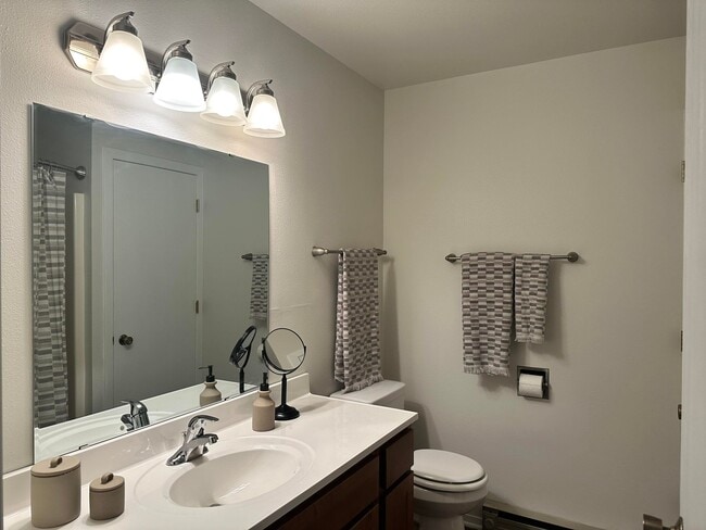 Building Photo - Stonewood Village Apartments