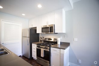 1BR, 1BA-821 SF - Westcreek Apartments