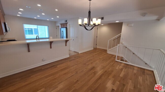 Foto del edificio - 13055 Mindanao Way