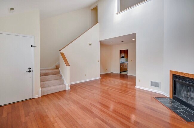 Building Photo - 1583 Birnam Dr