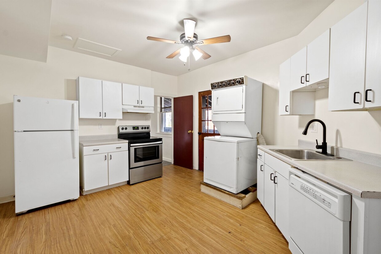 Foto principal - 129 S 18th St