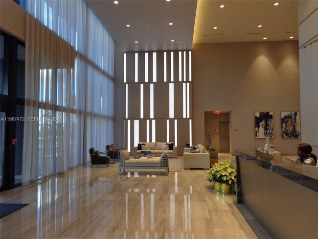 Foto del edificio - 5300 Paseo Blvd