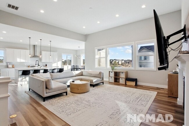 Building Photo - 268 Orion Ct