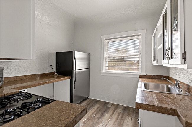 Building Photo - 11059 S Hoyne Ave