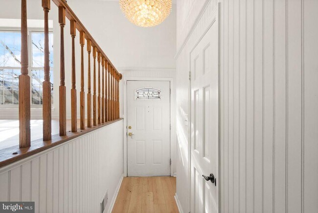 Foto del edificio - 7829 Mt Woodley Pl