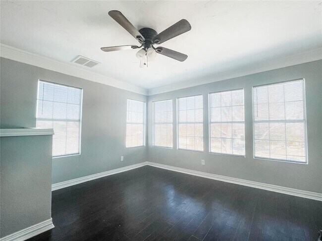 Foto del edificio - 2718 S Jennings Ave