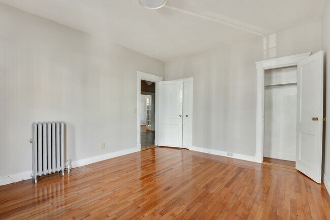 Foto del edificio - #567 Queen room in Dorchester Center 4-be