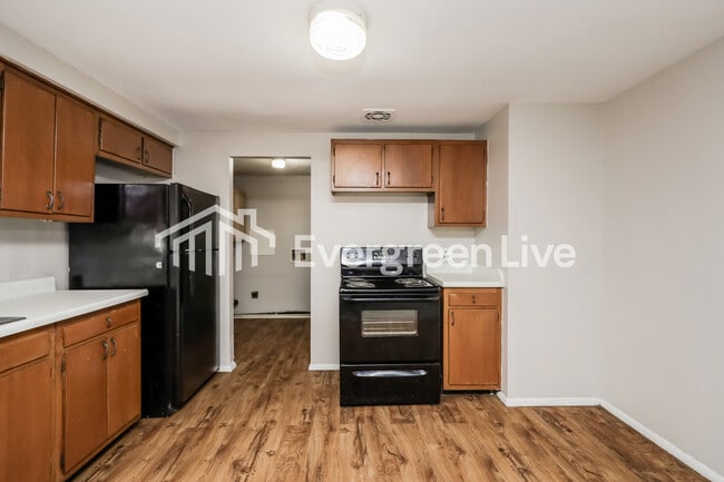 Building Photo - 1712 W Loveland Ave