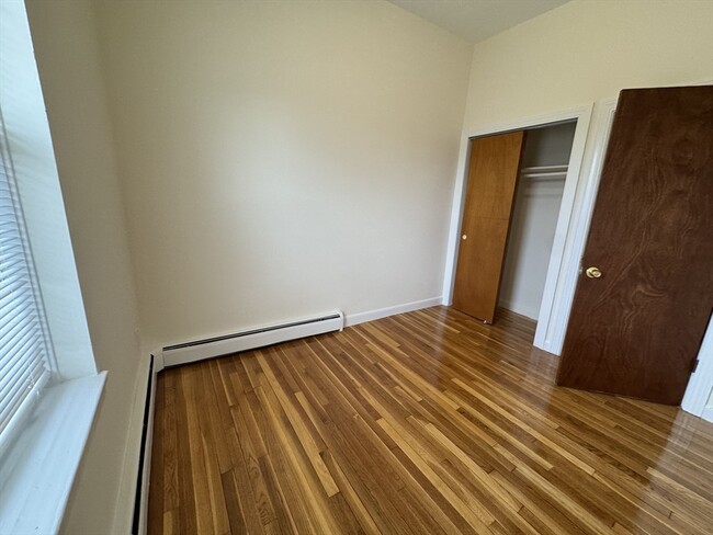 Building Photo - 160-180 N Beacon St