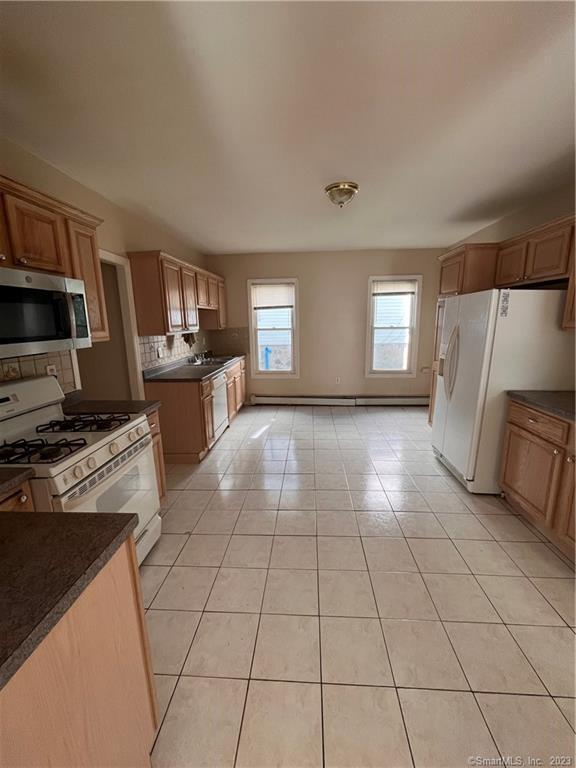 Foto principal - 214 Bassett St