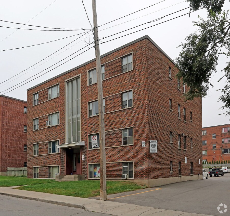 Claremount Court Apartments 96 Erie Ave Hamilton, ON