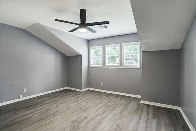 Building Photo - 217 Loon River Dr