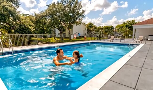 Foto del edificio - Golf Villas at Sabal Palm Apartments