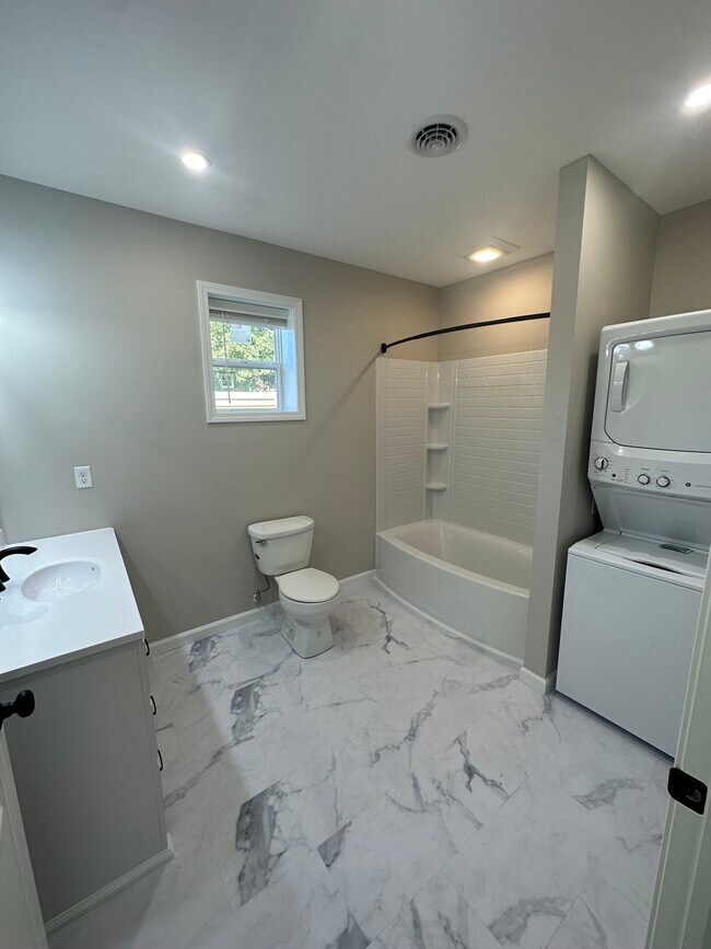 Foto del edificio - 6351 E Townline Rd