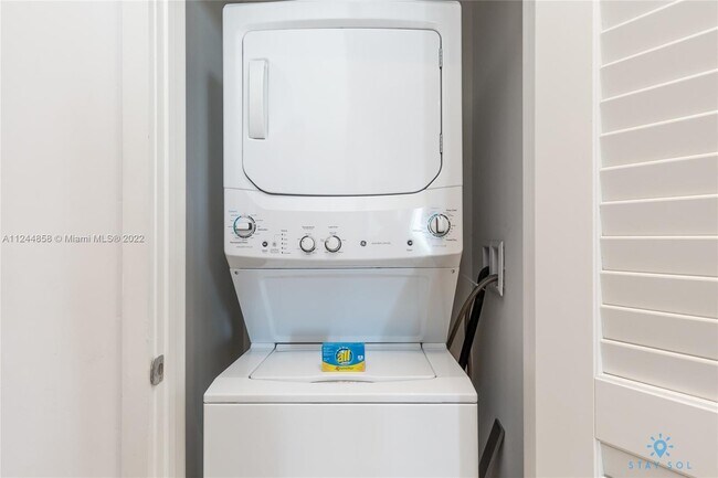 Foto del edificio - 4111 S Ocean Dr