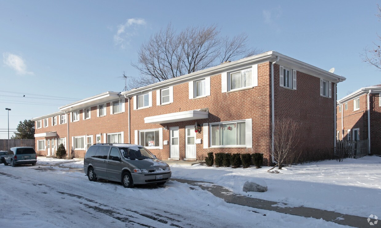 Building Photo - 1172-1178 N Boxwood Dr
