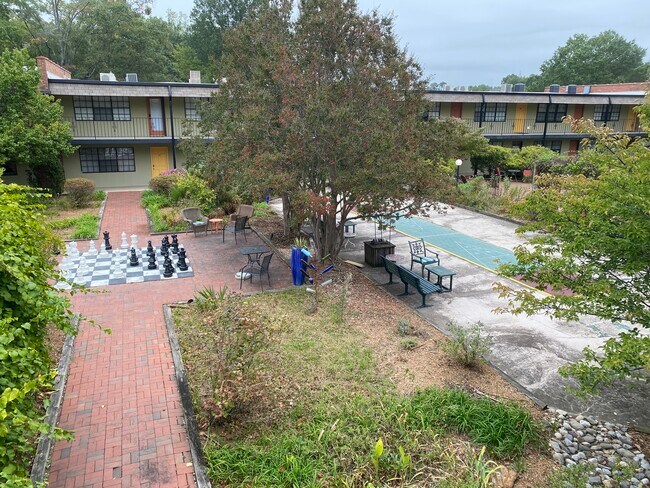 Foto del edificio - 807 W Trinity Ave