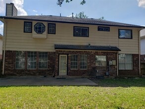 Building Photo - 231 Needleleaf Ln