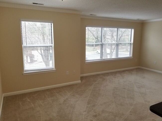 Building Photo - 2603 Camelback Ln