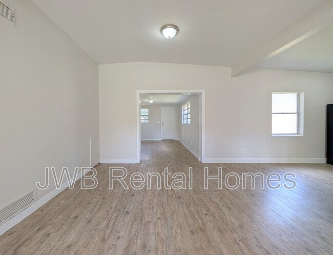 Foto del edificio - 10444 Piedmont Rd