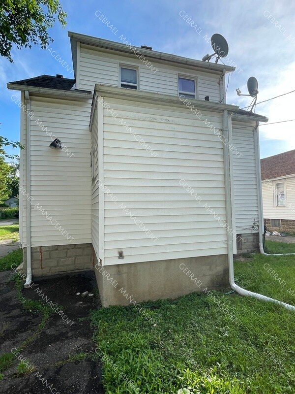 4205 Custer Ave, Flint, MI 48507 House Rental in Flint, MI