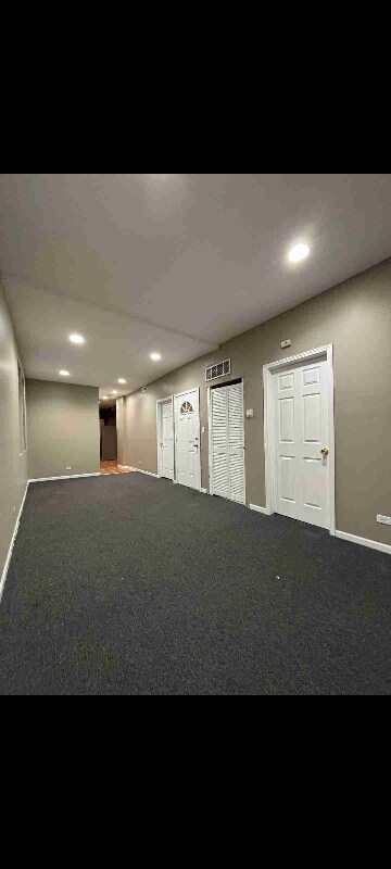 Foto del edificio - 8436 S Exchange Ave