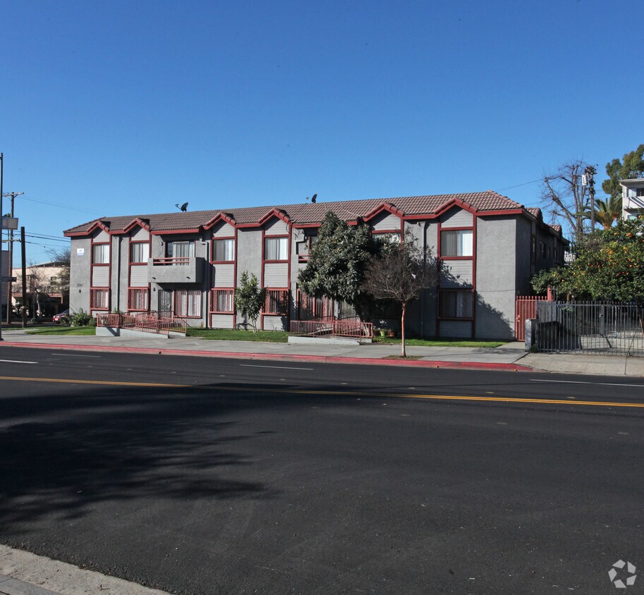 Building Photo - 1201-1207 N Virgil Ave