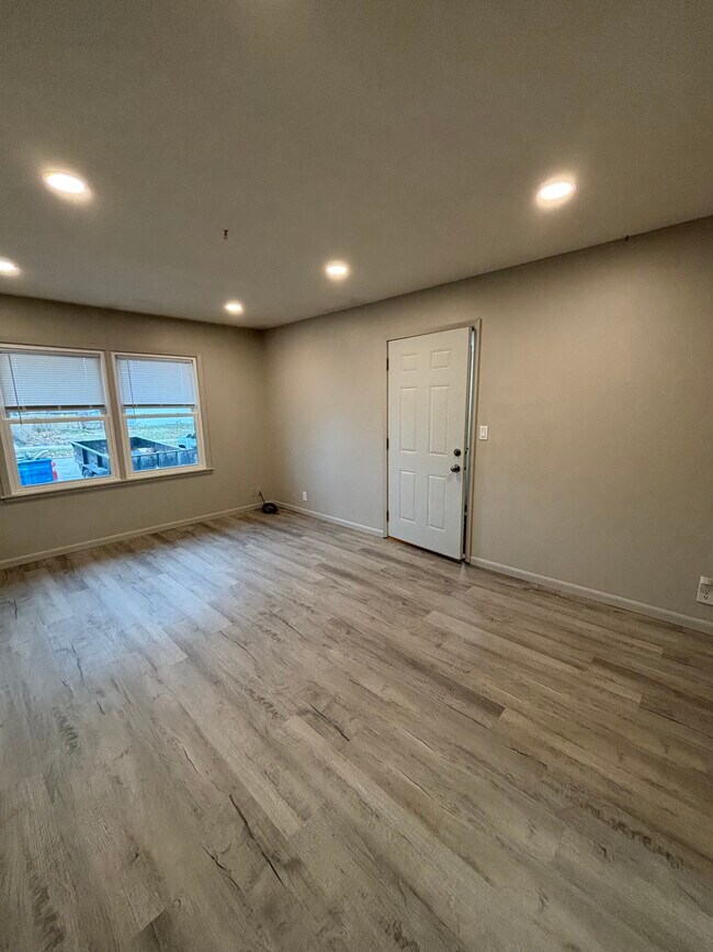 Foto del edificio - 406 N Main St