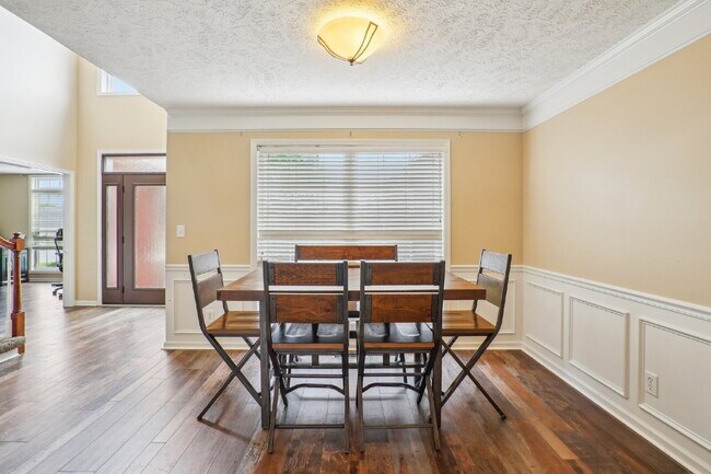 Building Photo - 754 McClain Dr