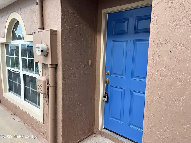 Foto del edificio - 6580 Gentle Oaks Dr N