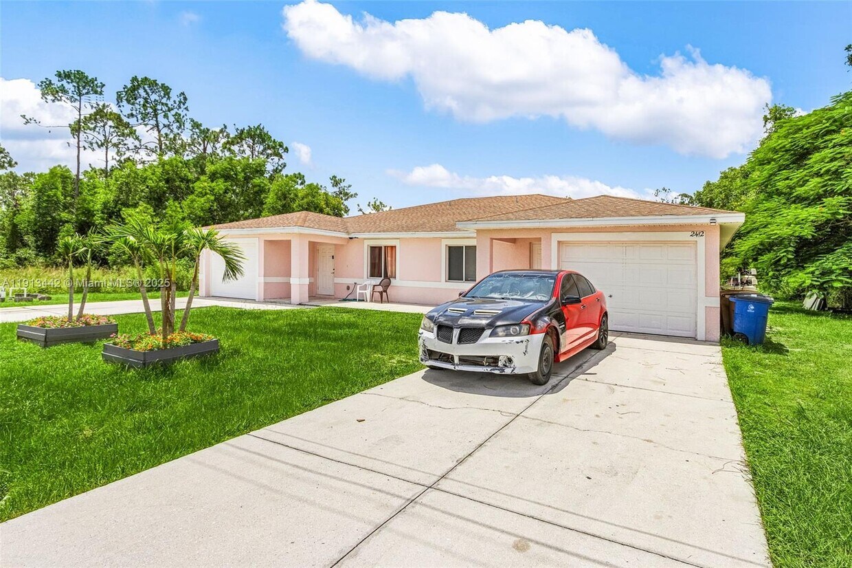 Foto principal - 2412 Millie Ave S