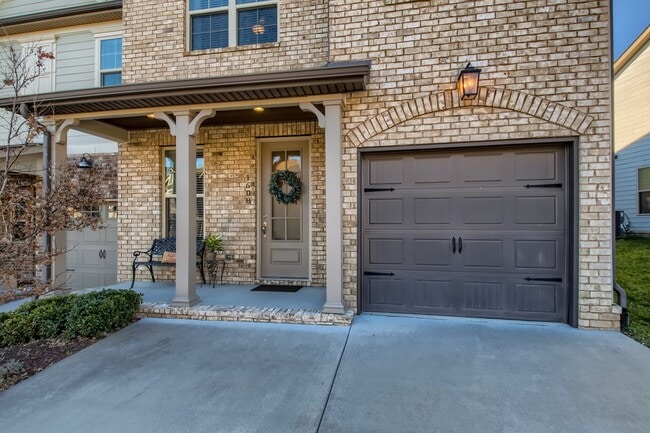 Covered Porch and Garage! - 1608 Hampshire Plz