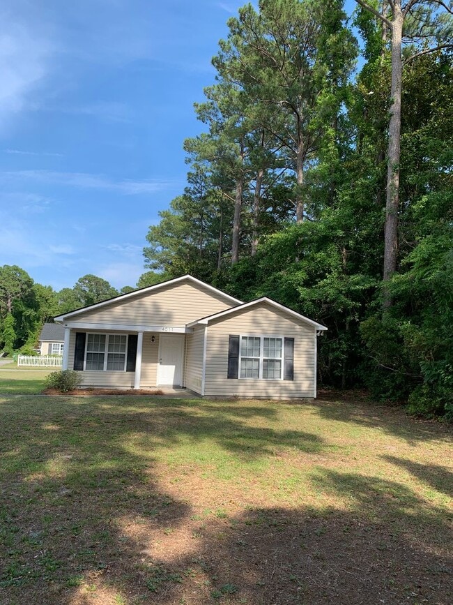 Foto del edificio - 4011 Masonboro Loop Rd