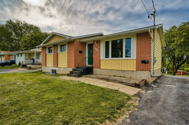 Building Photo - Modern 2 Bedroom Basement Apartment – All ...