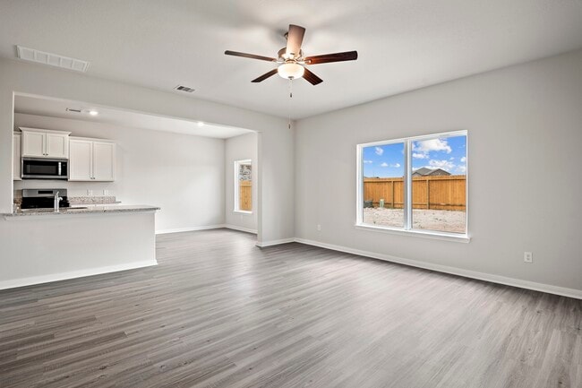 Building Photo - 15646 Honey Cv Dr