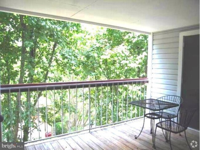 Building Photo - 9902 Boysenberry Way