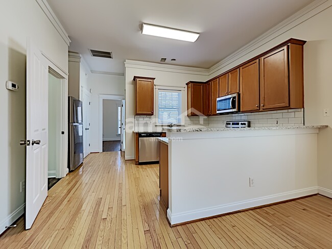 Building Photo - 206 Hydrangea St