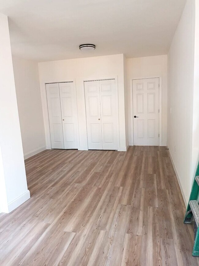 Foto del edificio - 1174 E 38th St