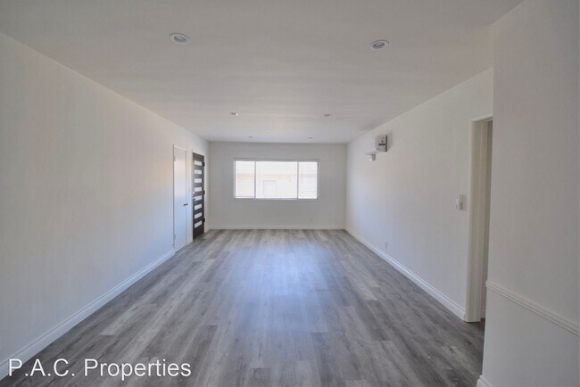 Building Photo - 2 br, 2 bath Apartment - 4334 Mammoth Aven...