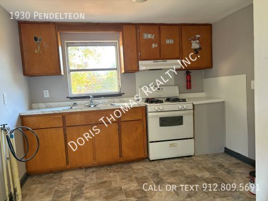 Building Photo - 1930 Pendelteon -