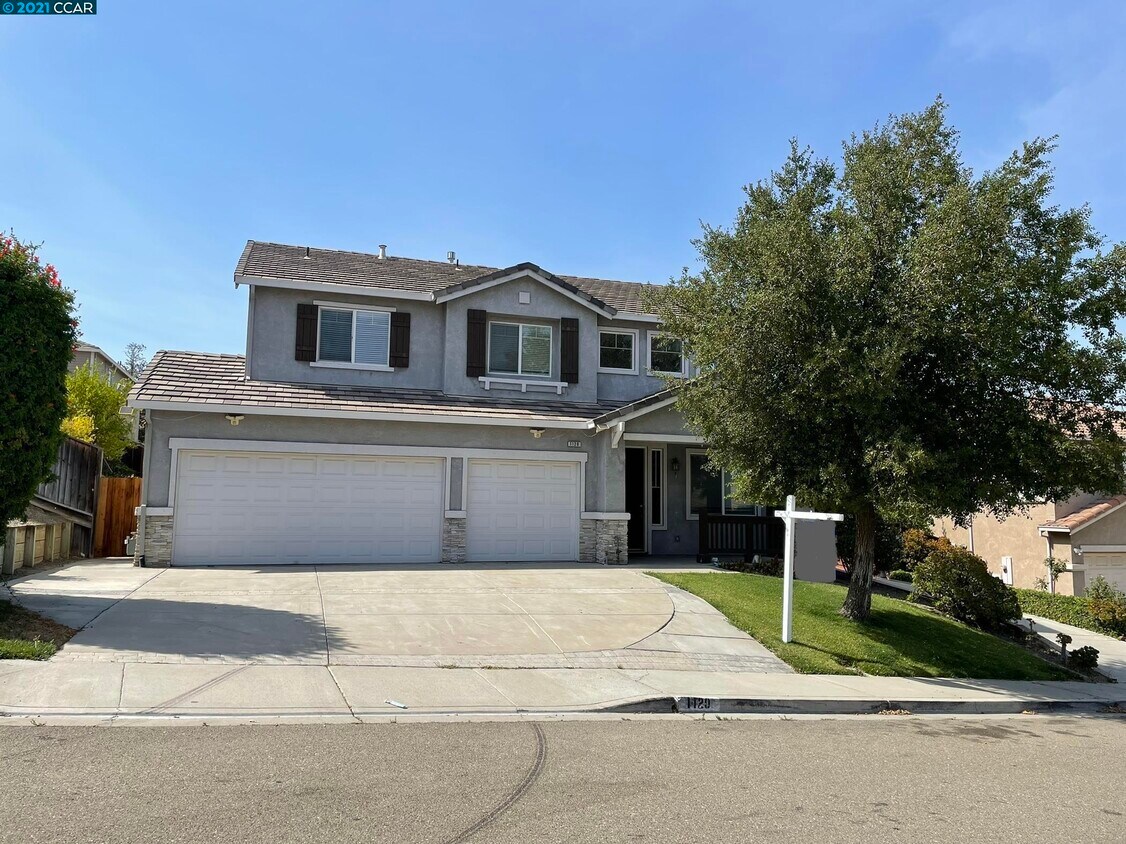 Primary Photo - 1120 Oakpoint Dr