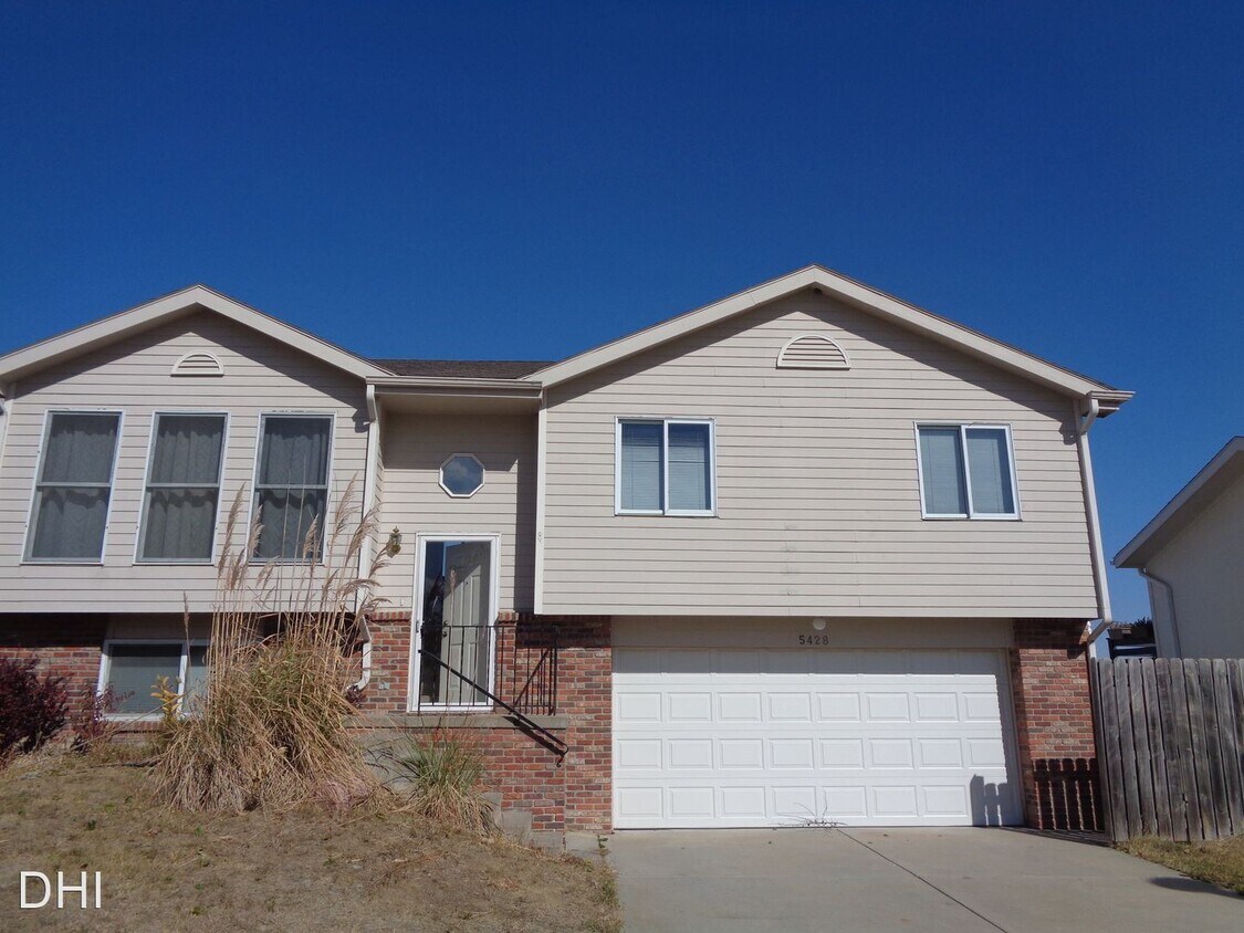 3 br, 2 bath House 5428 W. Butler House Rental in Lincoln, NE