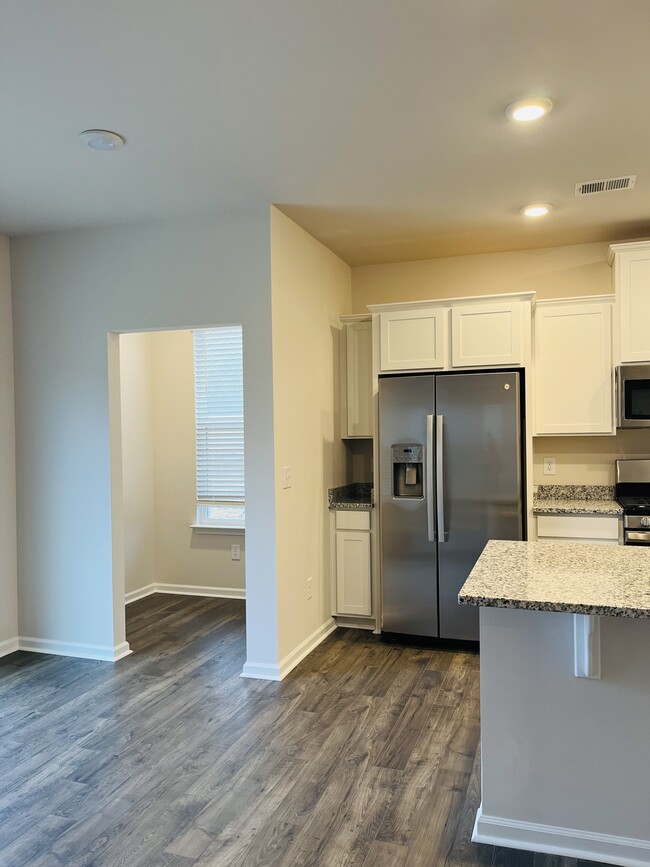 Building Photo - 3054 Hillgate Trl